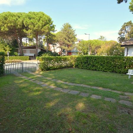 Villa In Lignano Riviera Comfortable Линьяно-Саббьядоро Экстерьер фото