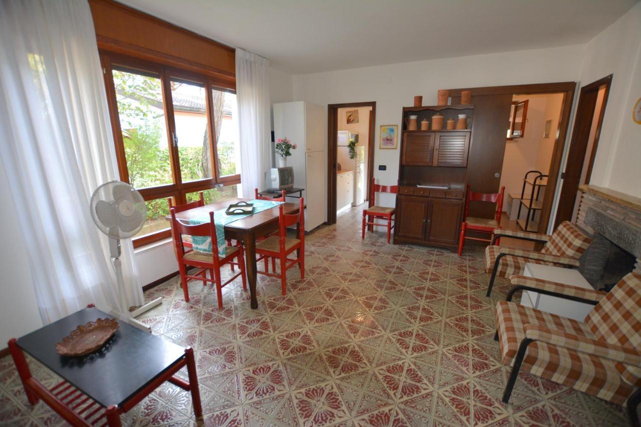 Villa In Lignano Riviera Comfortable Линьяно-Саббьядоро Экстерьер фото