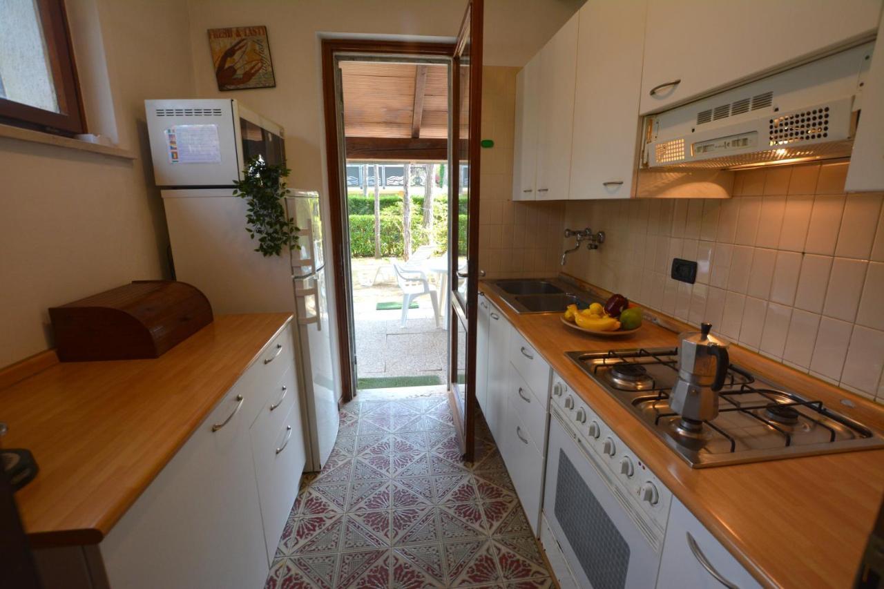 Villa In Lignano Riviera Comfortable Линьяно-Саббьядоро Экстерьер фото